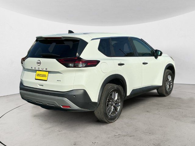 Used 2023 Nissan Rogue S AWD/4WD image 5