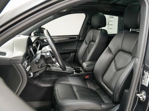 Certified 2021 Porsche Macan S image 5