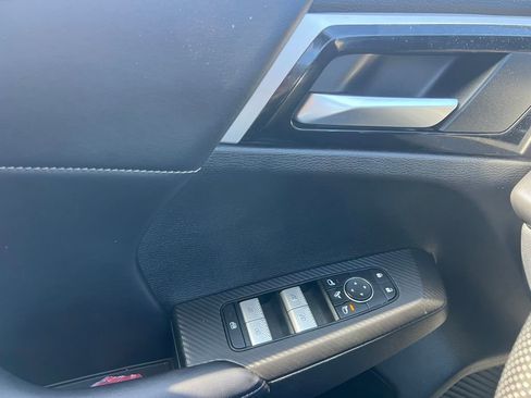 Used 2024 Mitsubishi Outlander SE image 22