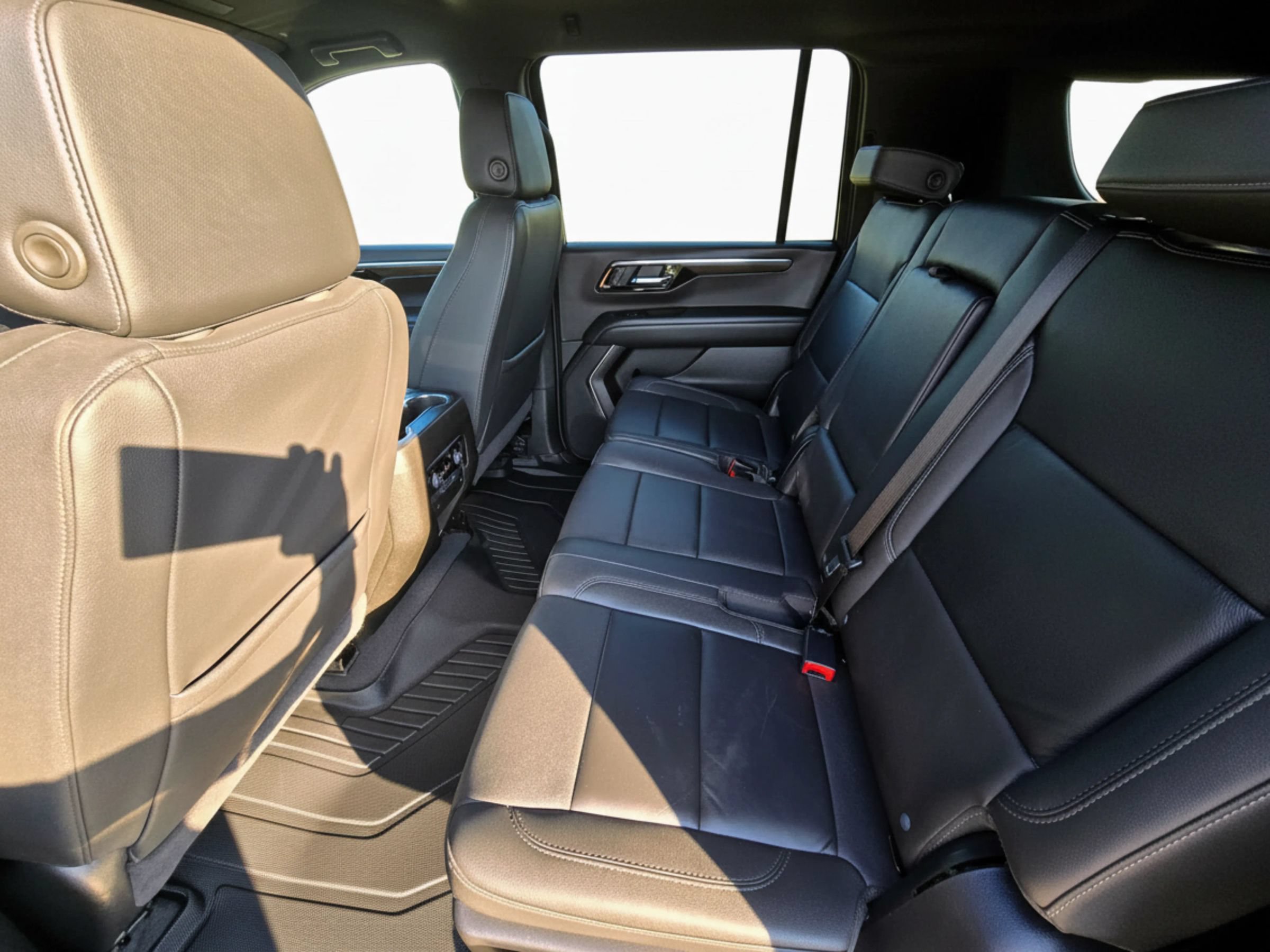 Used 2025 Chevrolet Suburban Z71 AWD/4WD image 10