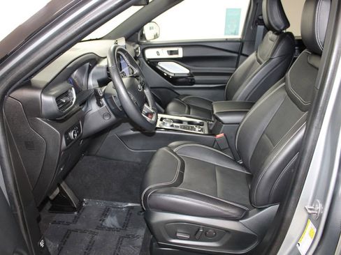 Used 2024 Ford Explorer ST w/ Equipment Group 401A image 23