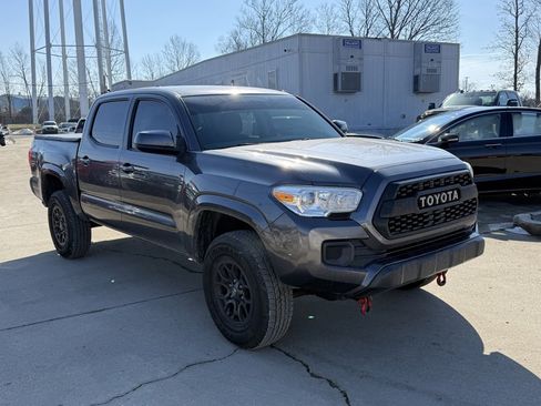 Used 2016 Toyota Tacoma SR w/ SR Convenience Package image 4
