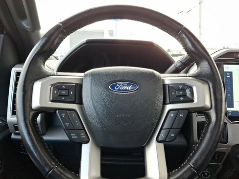 Used 2022 Ford F250 Lariat w/ Black Appearance Package image 18