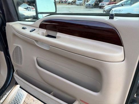 Used 2005 Ford F250 King Ranch AWD/4WD image 19