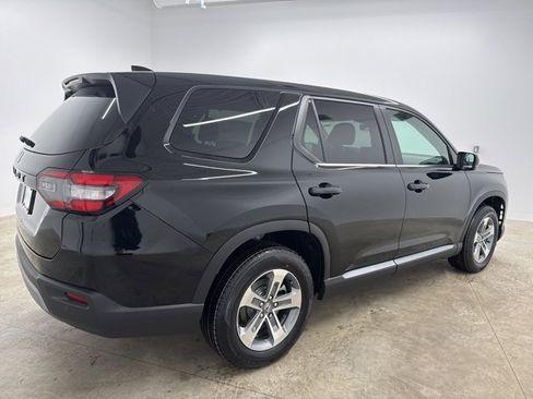 New 2025 Honda Pilot EX-L image 5