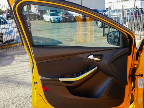 Used 2014 Ford Focus ST image 12