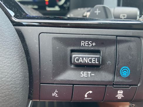 Used 2024 Nissan Pathfinder Platinum w/ Cargo Package AWD/4WD image 19