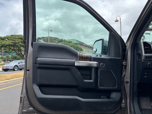 Used 2019 Ford F150 Lariat RWD image 14