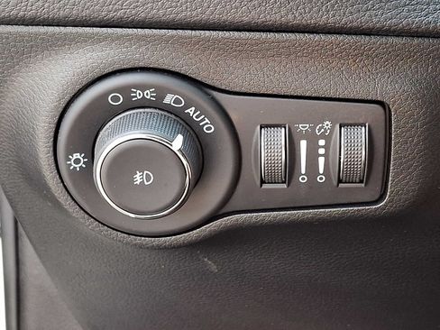 Used 2021 Jeep Compass Latitude AWD/4WD image 25
