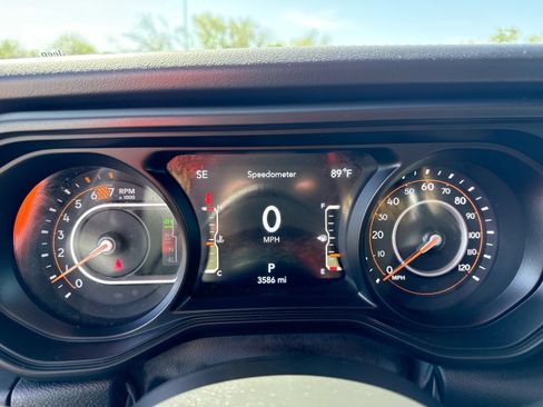 Used 2024 Jeep Wrangler Unlimited Rubicon 392 AWD/4WD image 10