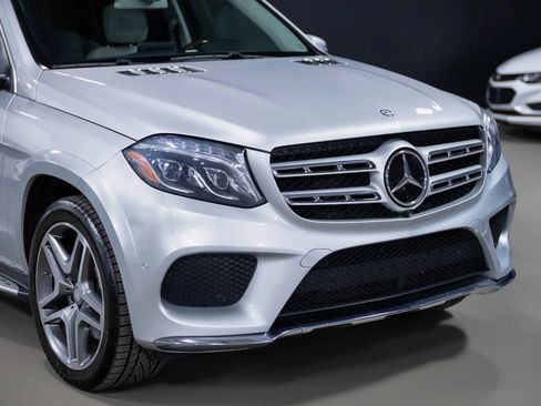 Used 2017 Mercedes-Benz GLS 550 4MATIC image 3