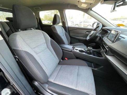 Used 2023 Nissan Rogue SV image 31