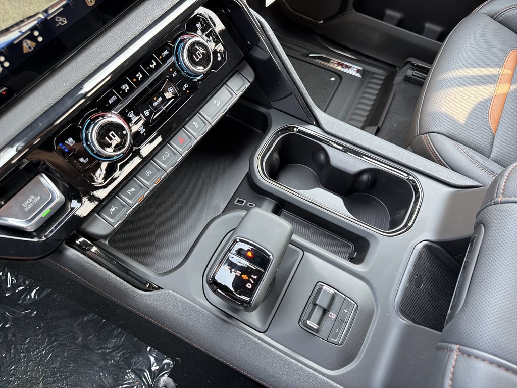 New 2026 GMC Sierra 1500 AT4 w/ Technology Package AWD/4WD image 7