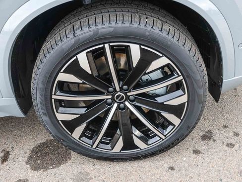 New 2026 Volvo XC90 T8 Ultra w/ Protection Package Premier image 15