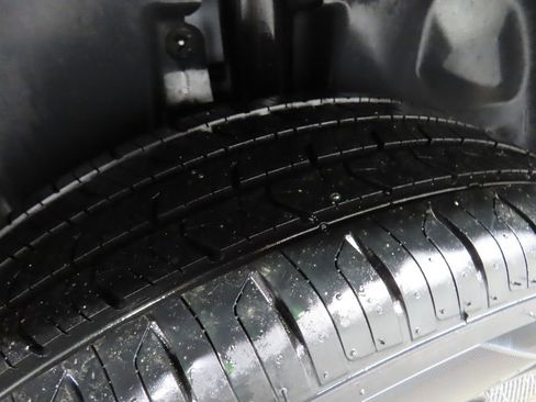 Used 2018 Jeep Cherokee Limited w/ High Altitude Package image 35