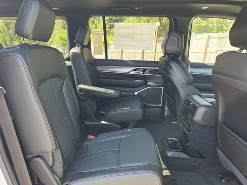 New 2026 Jeep Grand Wagoneer L 4WD w/ Premium Group I image 21