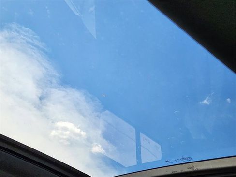 New 2025 Mercedes-Benz GLC 300 4MATIC image 22