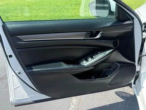 Used 2018 Honda Accord LX image 7