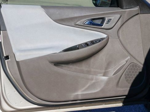 Used 2022 Chevrolet Malibu LT image 9