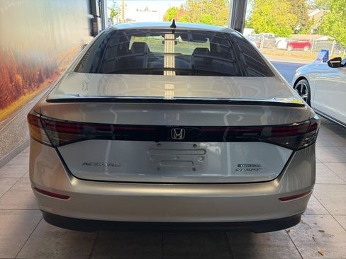 Used 2025 Honda Accord Sport image 5