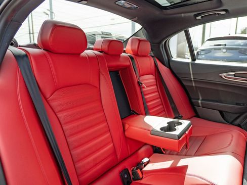 New 2025 Alfa Romeo Giulia w/ Veloce Package Rwd image 18