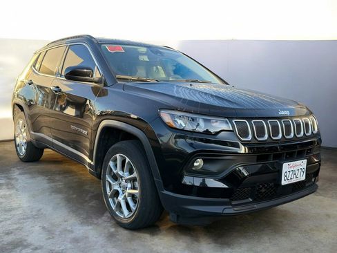 Used 2022 Jeep Compass Latitude image 5