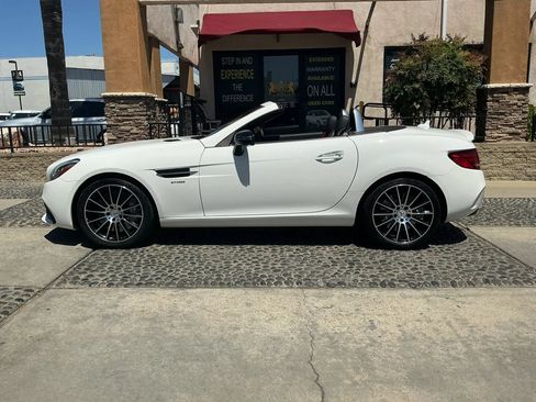 Used 2017 Mercedes-Benz SLC 43 AMG image 10
