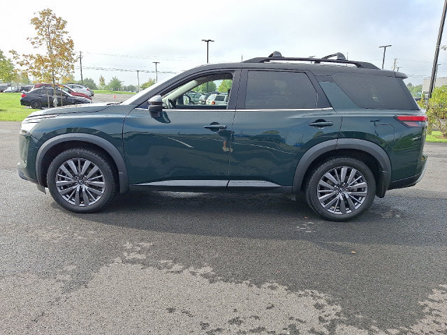 Used 2023 Nissan Pathfinder SL w/ SL Premium Package AWD/4WD image 4