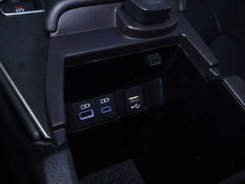 Used 2021 Toyota Avalon XLE image 30