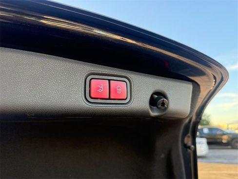 Used 2017 Mercedes-Benz E 300 E 300 image 10