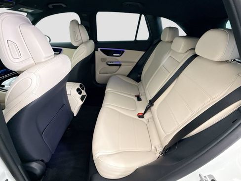 Used 2023 Mercedes-Benz GLC 300 image 17