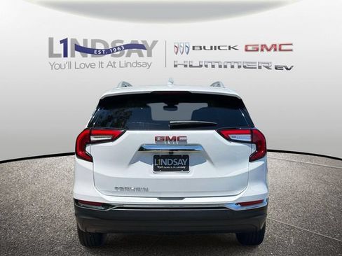 Certified 2024 GMC Terrain SLT FWD image 3
