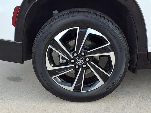 Used 2025 Buick Enclave Sport Touring w/ Power Package FWD image 9