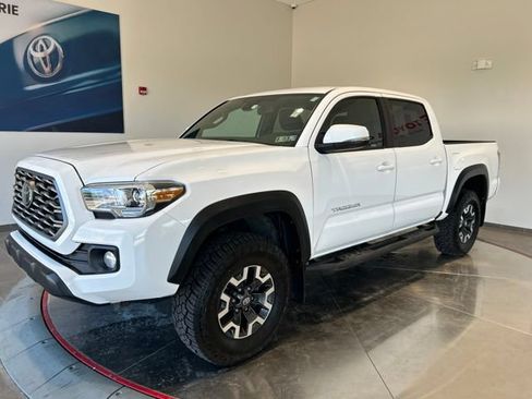 Used 2020 Toyota Tacoma TRD Off-Road w/ Technology Package AWD/4WD image 2