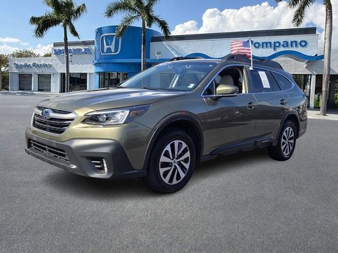Used 2022 Subaru Outback Premium image 3
