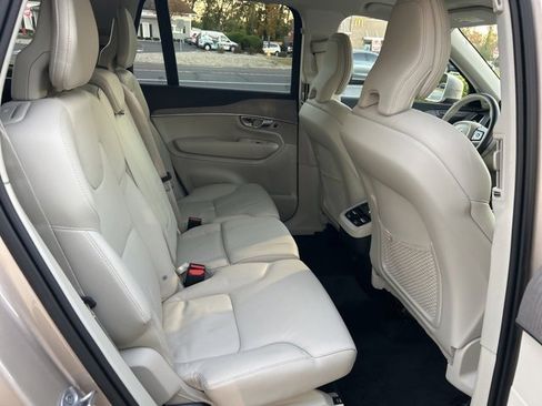 Certified 2024 Volvo XC90 B5 Plus w/ Protection Package Premier image 12