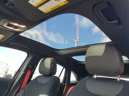 Used 2025 Mercedes-Benz GLA 35 AMG 4MATIC image 9