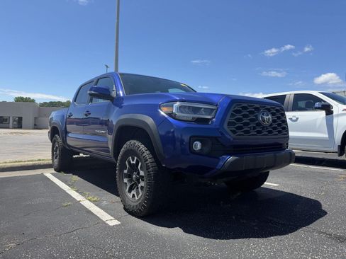 Used 2023 Toyota Tacoma TRD Off-Road w/ TRD Premium Off Road Package AWD/4WD image 13