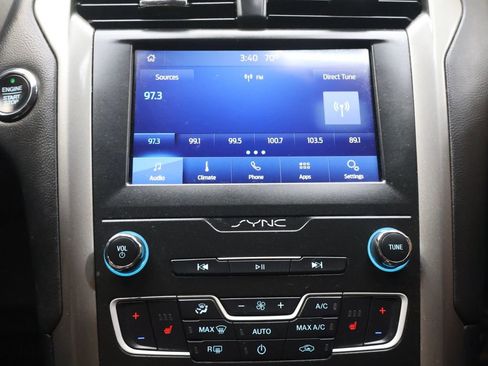 Used 2020 Ford Fusion SEL FWD image 27