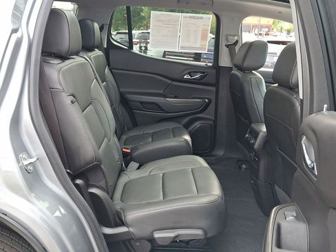 Certified 2023 GMC Acadia SLT w/ Preferred Package image 28