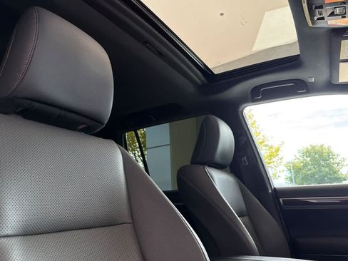Certified 2022 Lexus GX 460 Premium w/ Premium Plus Package AWD/4WD image 18