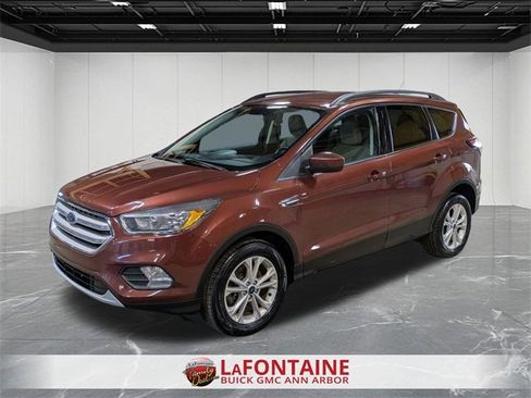 Used 2018 Ford Escape SE image 1