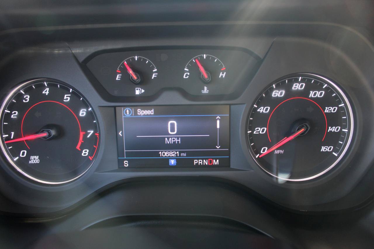 Used 2020 Chevrolet Camaro LT RWD image 18