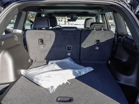 New 2025 Jeep Grand Cherokee Altitude image 27