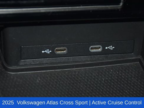 Used 2025 Volkswagen Atlas Cross Sport SE AWD/4WD image 22
