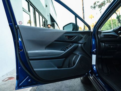 Used 2025 Subaru Crosstrek 2.0i Premium image 19