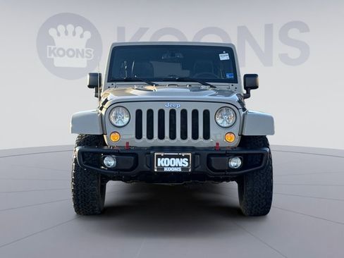 Used 2016 Jeep Wrangler Unlimited Rubicon image 11
