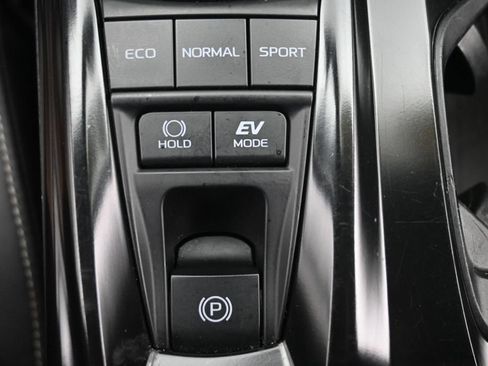 Used 2025 Toyota Camry SE FWD image 22