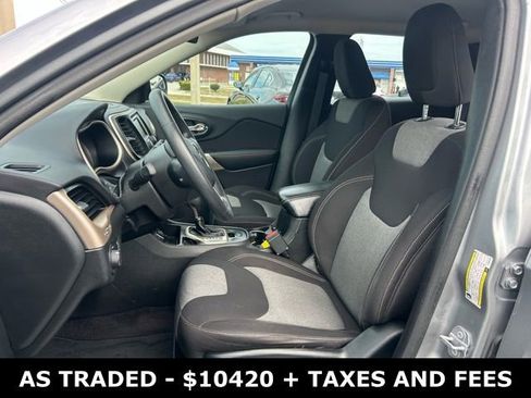 Used 2017 Jeep Cherokee Sport image 14