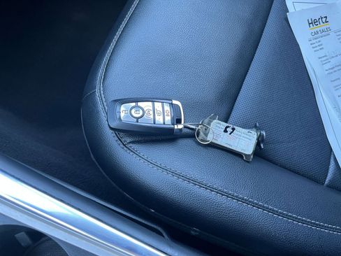 Used 2023 Ford Explorer Limited image 22